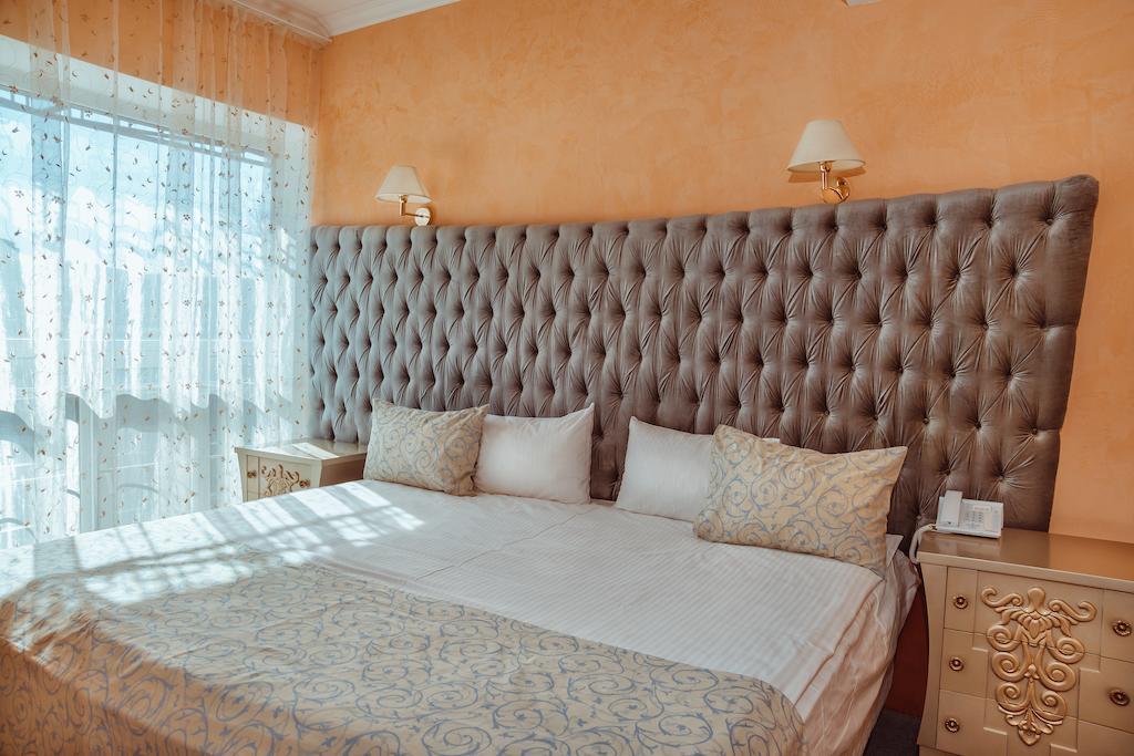 Premier Hotel Shafran Sumy Pokoj fotografie