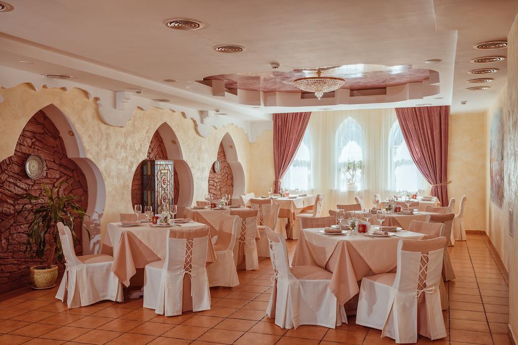 Premier Hotel Shafran Sumy Exteriér fotografie