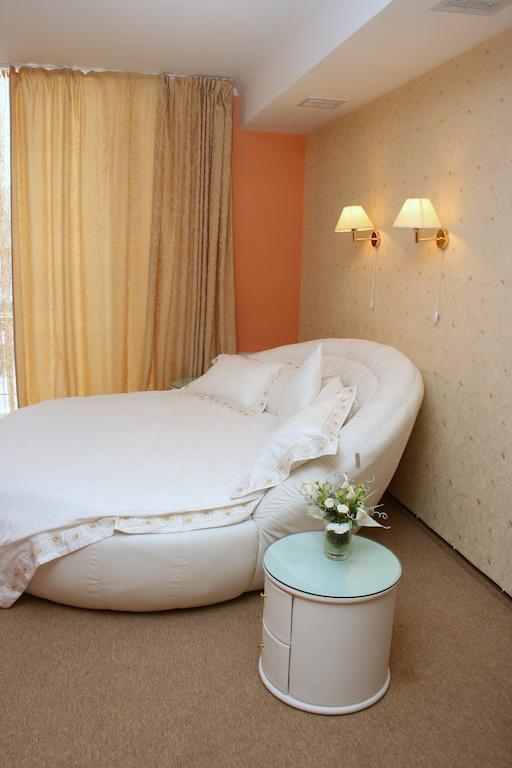 Premier Hotel Shafran Sumy Exteriér fotografie