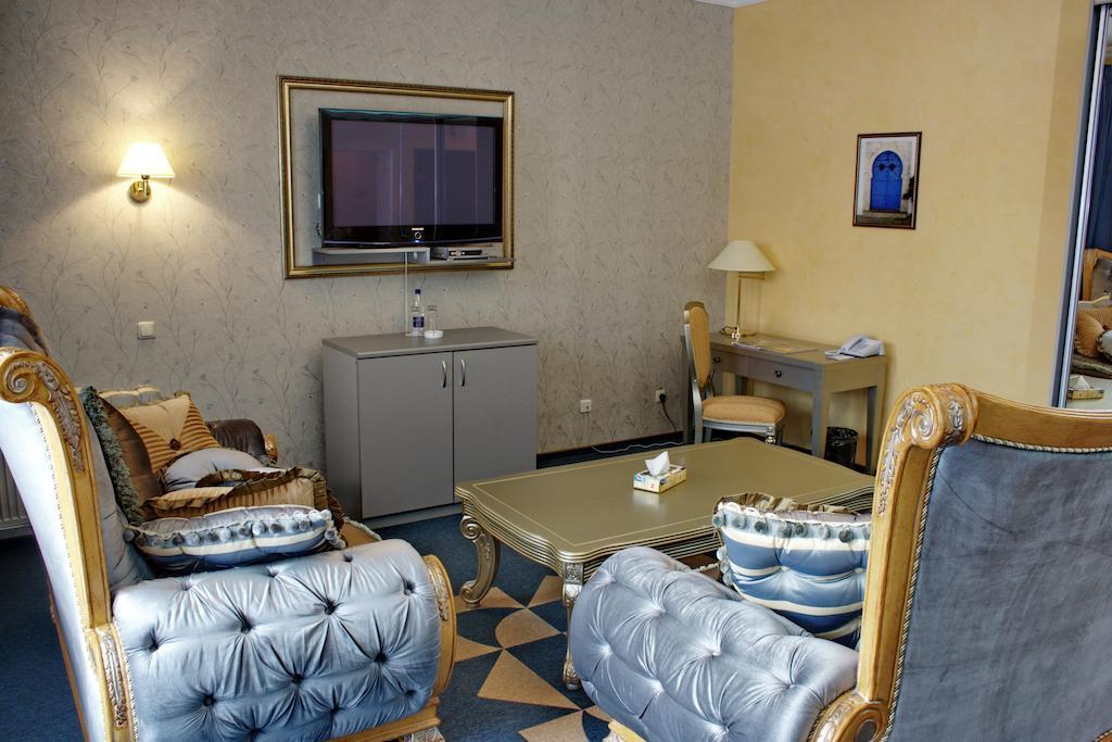 Premier Hotel Shafran Sumy Pokoj fotografie