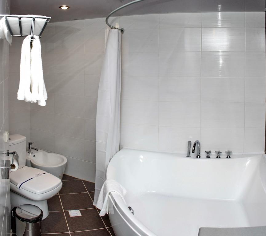 Premier Hotel Shafran Sumy Pokoj fotografie